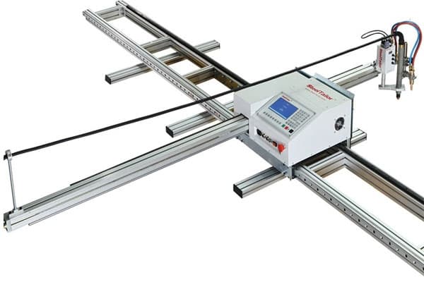 SteelTailor Valiant portable CNC cutting machine